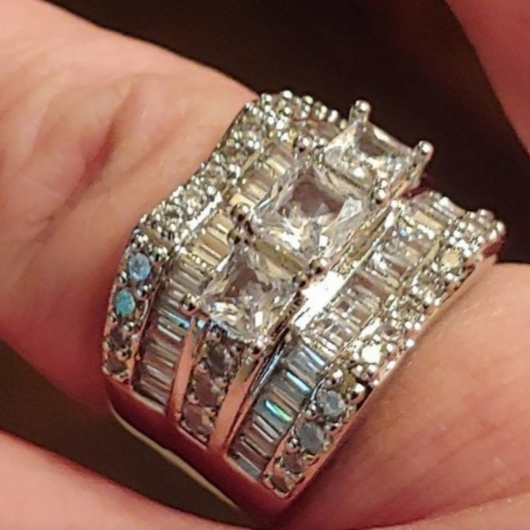 New White Sapphire Baguette Diamond 925 S.S Ring - Picture 4 of 5